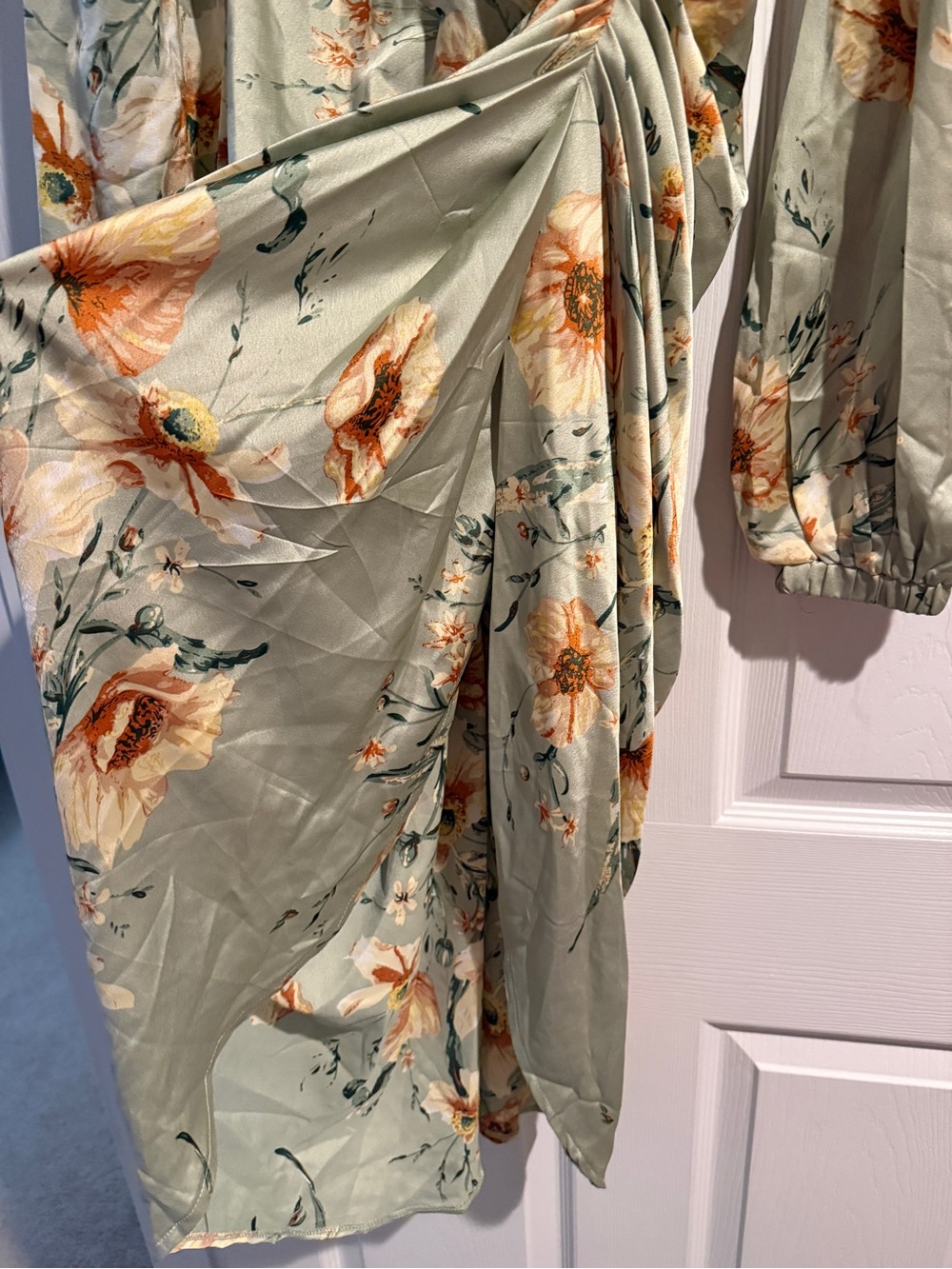 PrettyLittleThing Sage Green Floral Long Sleeve Ruched Midi Dress - Picture 2 of 3
